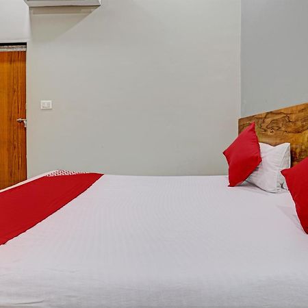 OYO 90395 Hotel 9 Surat Buitenkant foto